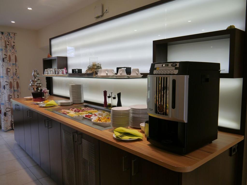Sutter'S Landhaus Hotel Gensingen Bagian luar foto