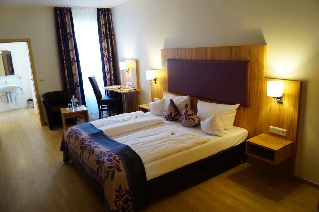 Sutter'S Landhaus Hotel Gensingen Bagian luar foto